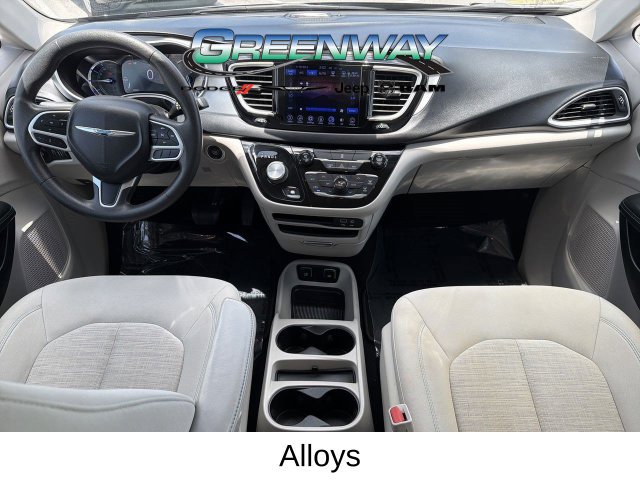 Used 2017 Chrysler Pacifica Touring Plus FWD image 13