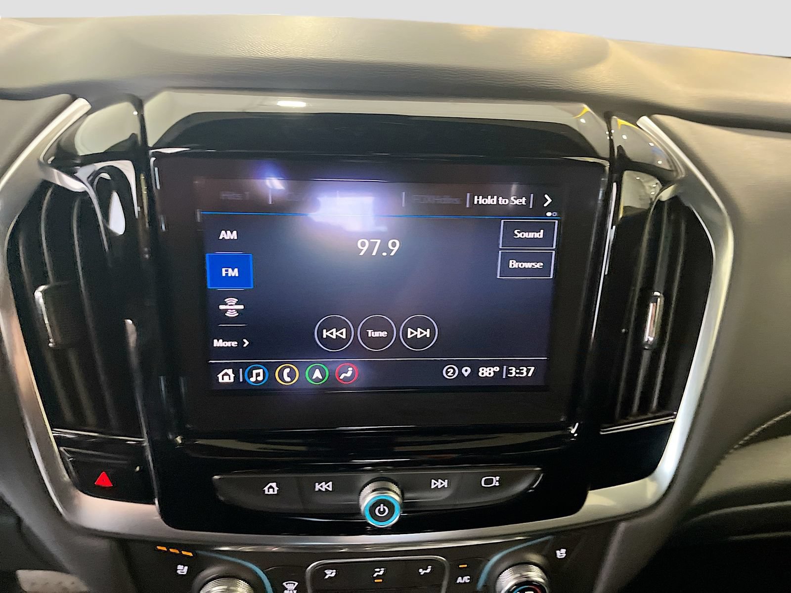 Used 2022 Chevrolet Traverse Premier AWD/4WD image 14