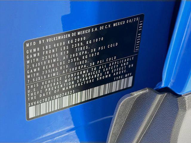 Used 2025 Volkswagen Taos SEL image 34