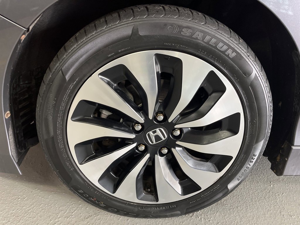 Used 2017 Honda Accord Touring image 12