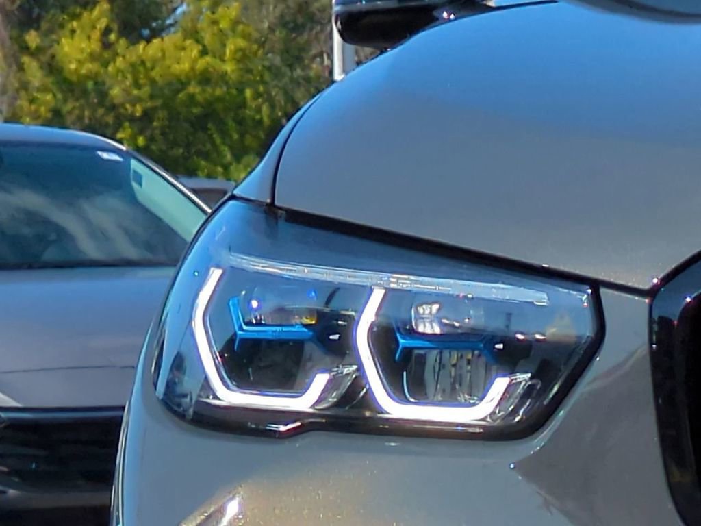 Used 2022 BMW X5 M w/ Competition Package 2 image 9