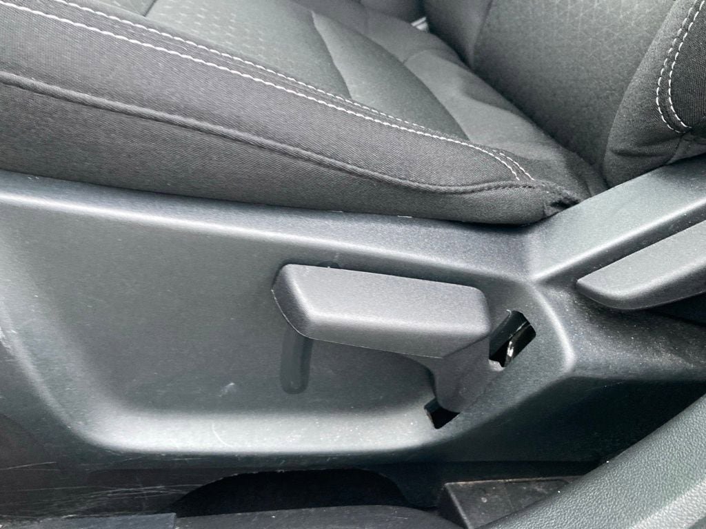 Used 2025 Ford Escape Active AWD/4WD image 13