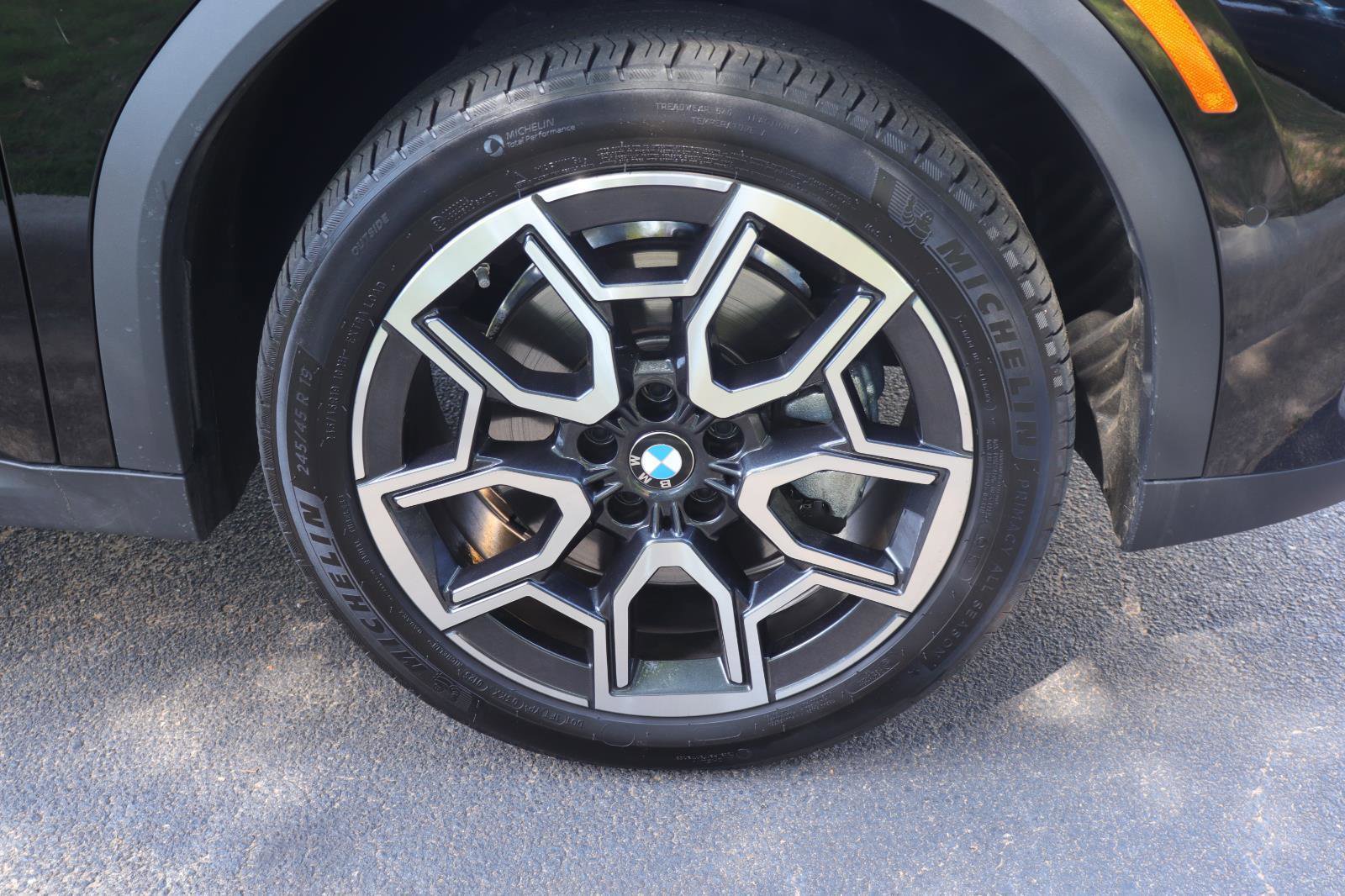 Used 2025 BMW X2 xDrive28i w/ Premium Package AWD/4WD image 42