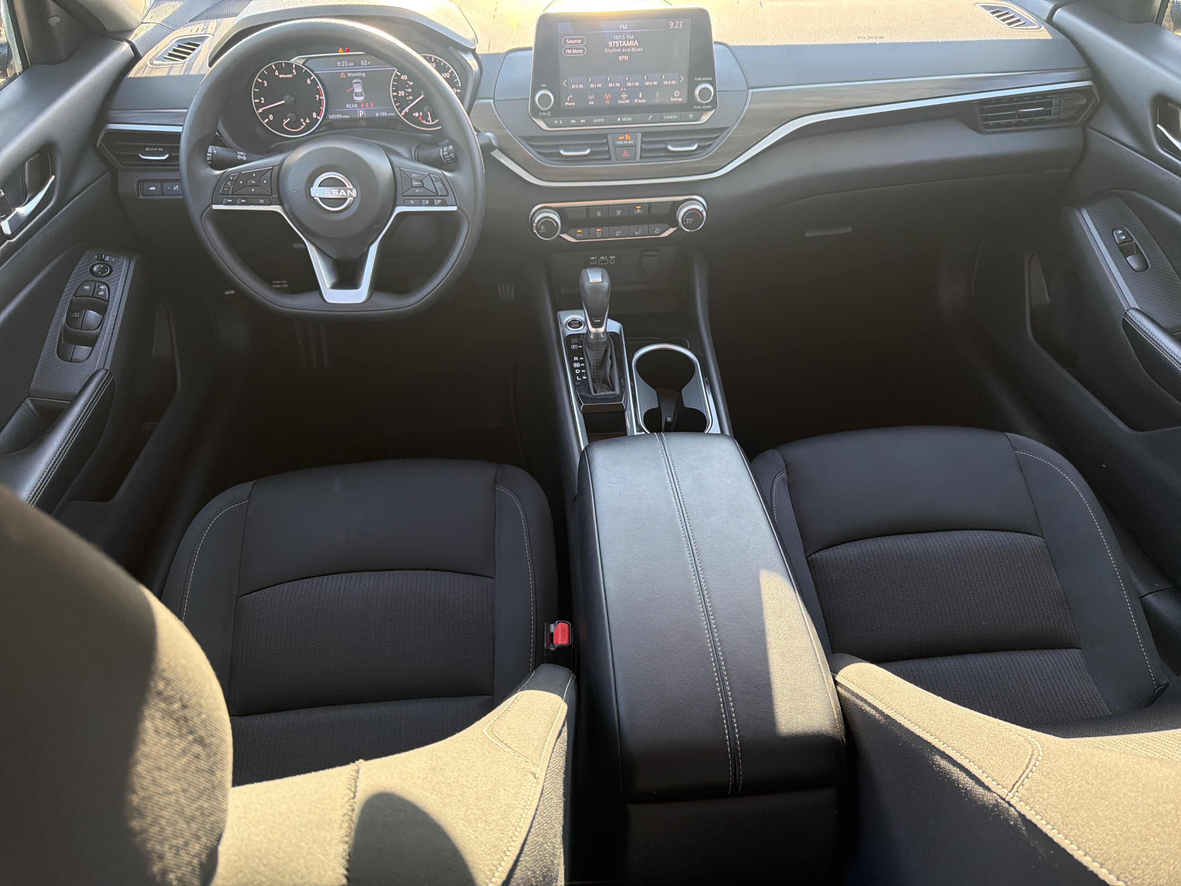 Used 2024 Nissan Altima 2.5 SV FWD image 22