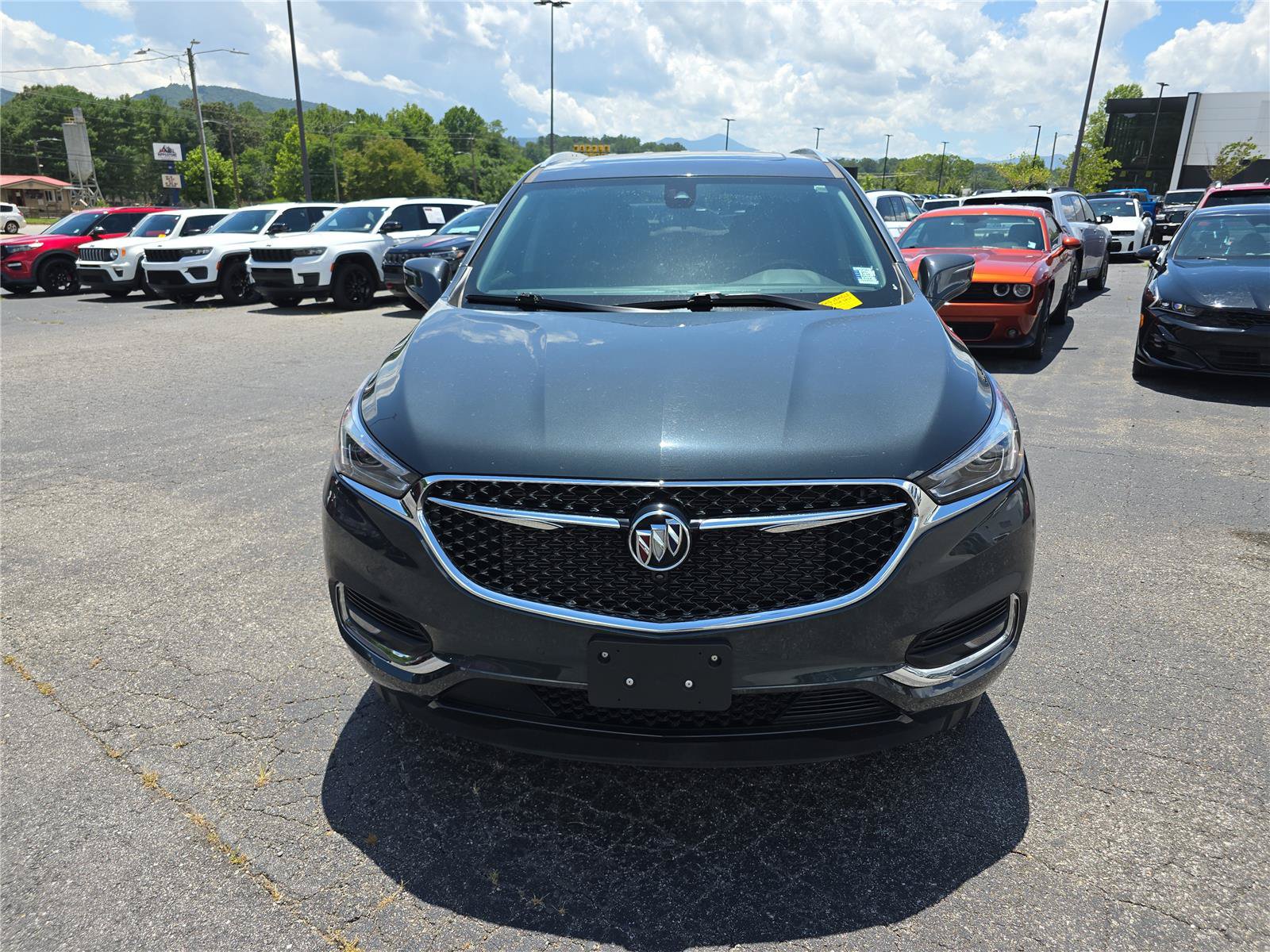 Used 2021 Buick Enclave Avenir w/ Avenir Technology Package FWD image 8