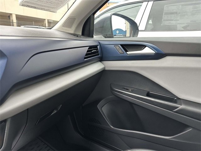 Certified 2022 Volkswagen Taos SE w/ Panoramic Sunroof Package image 33