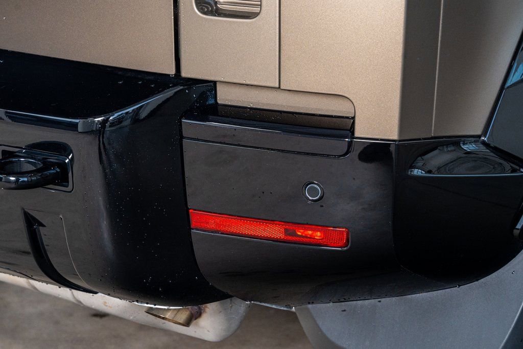 Used 2025 Land Rover Defender 110 X image 33