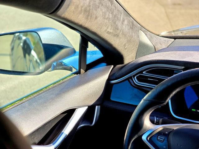Used 2015 Tesla Model S 85D image 16