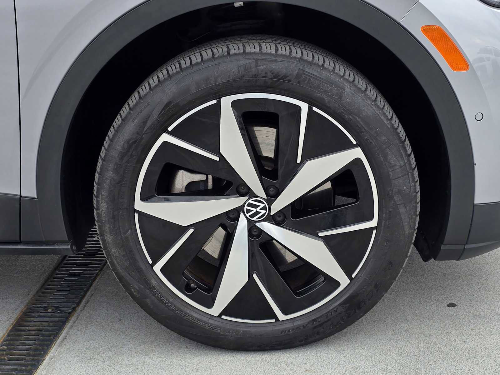 Used 2023 Volkswagen ID.4 Pro S AWD/4WD image 9