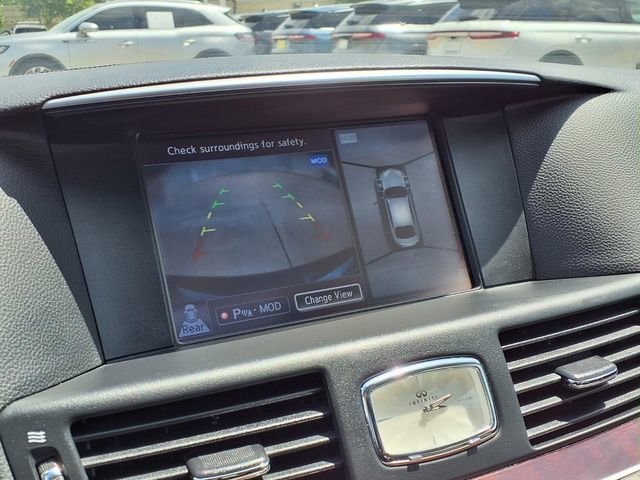 Used 2017 INFINITI Q70 3.7 RWD image 10