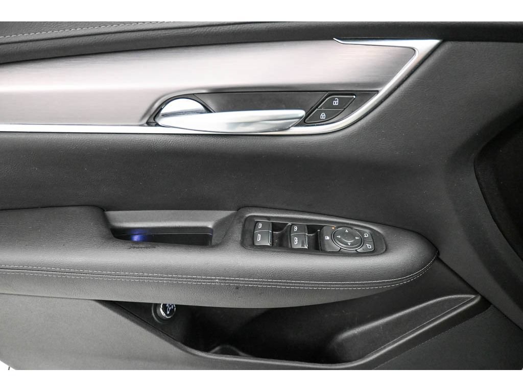 Certified 2023 Cadillac XT5 Luxury AWD/4WD image 10