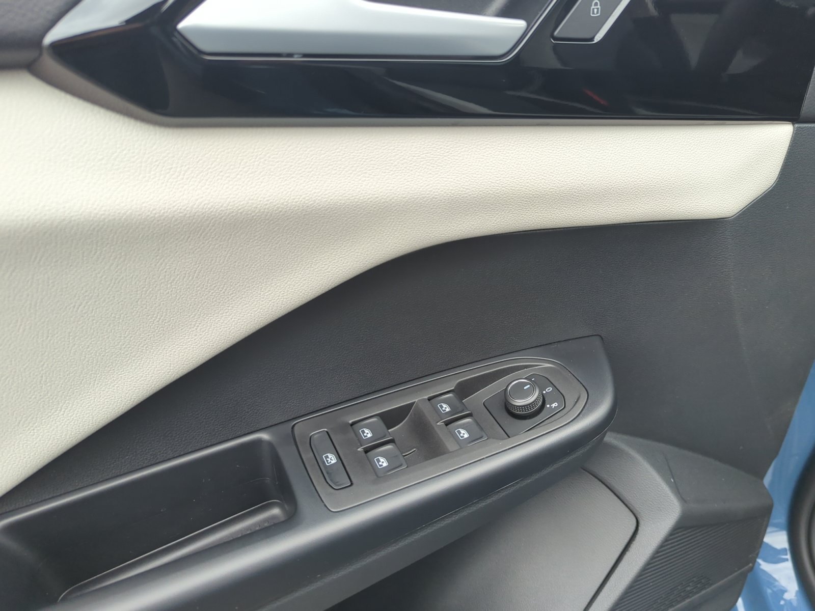 New 2026 Volkswagen Taos S FWD image 13
