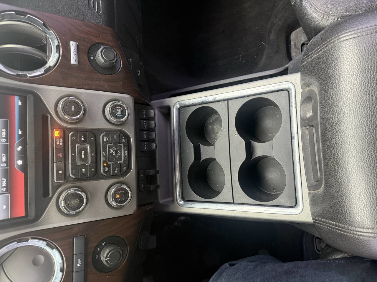 Used 2015 Ford F250 Lariat w/ Chrome Package image 23