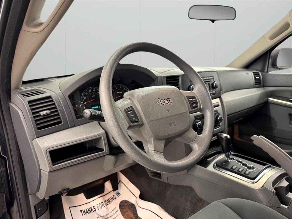Used 2007 Jeep Grand Cherokee Laredo RWD image 13