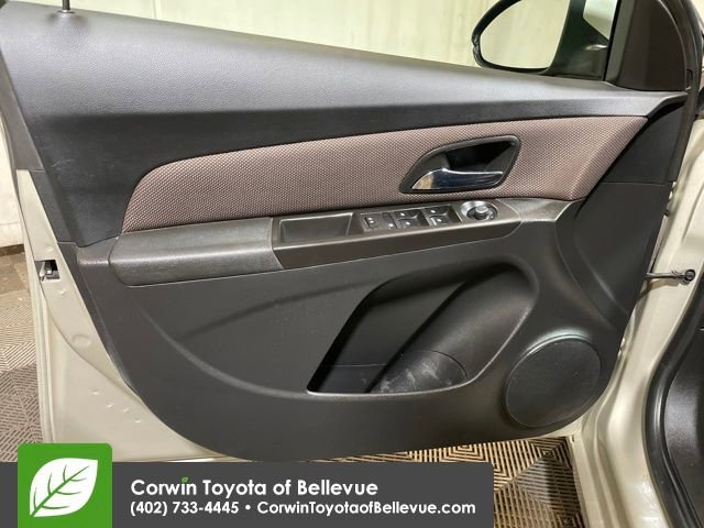 Used 2015 Chevrolet Cruze LT image 10