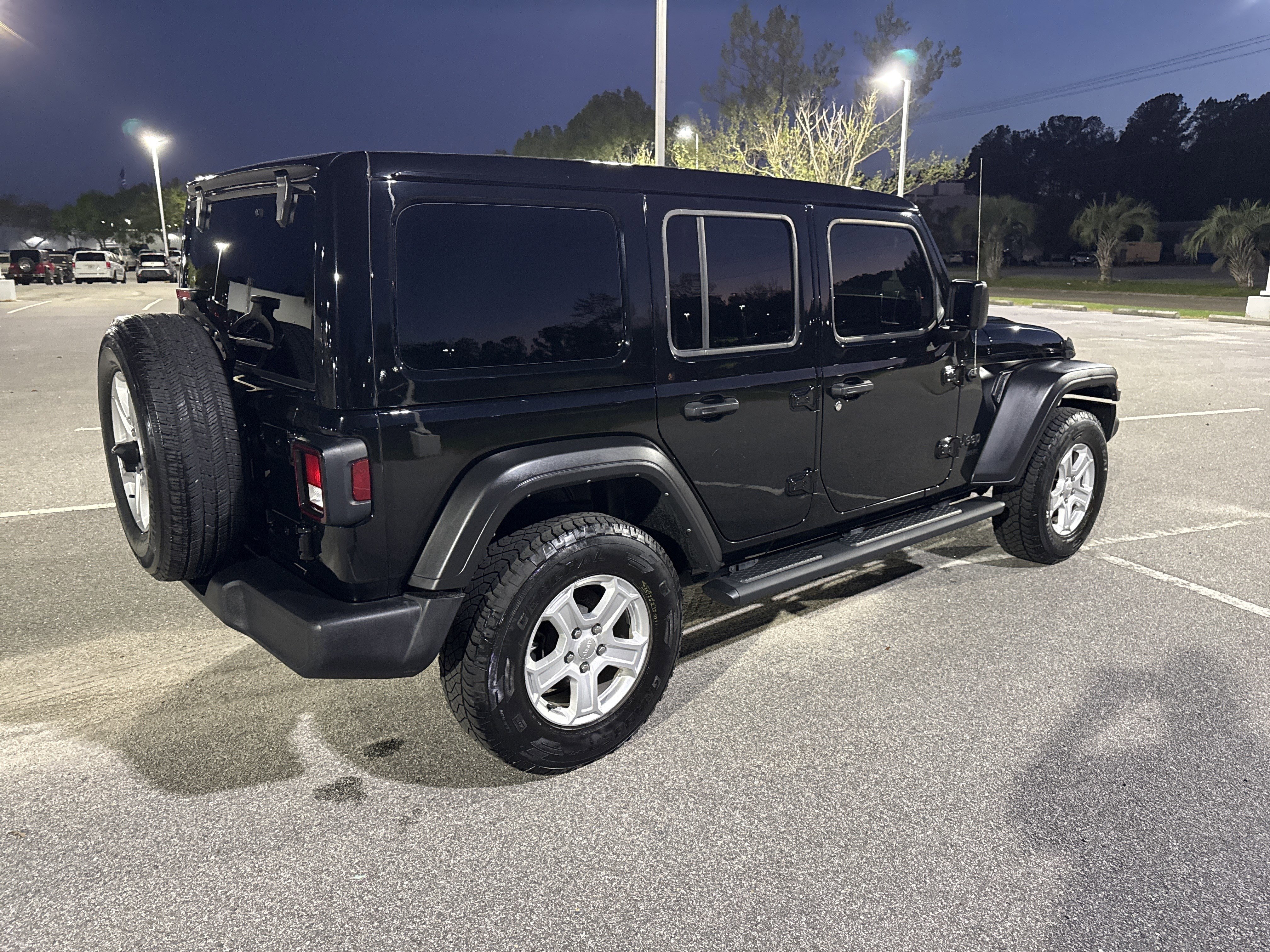 Used 2022 Jeep Wrangler Unlimited Sport w/ Sun And Sound Package image 19