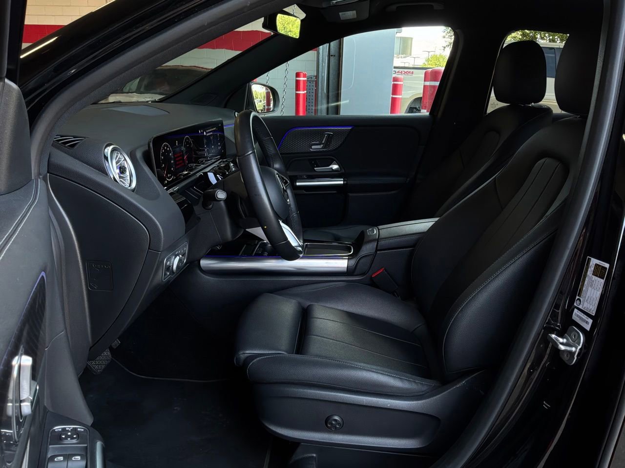 Used 2025 Mercedes-Benz GLA 250 image 9