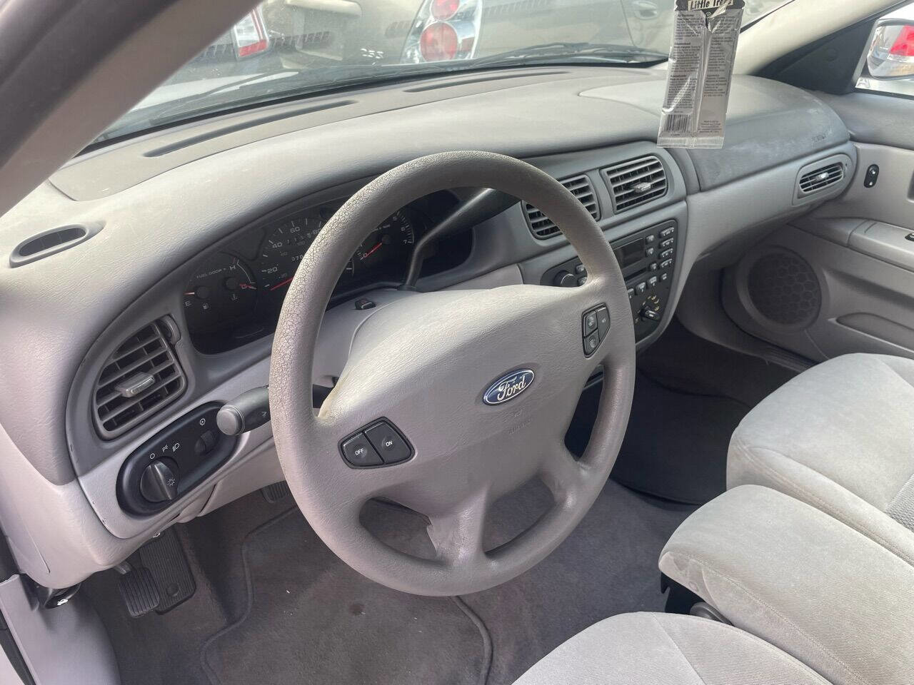 Used 2003 Ford Taurus SES image 10