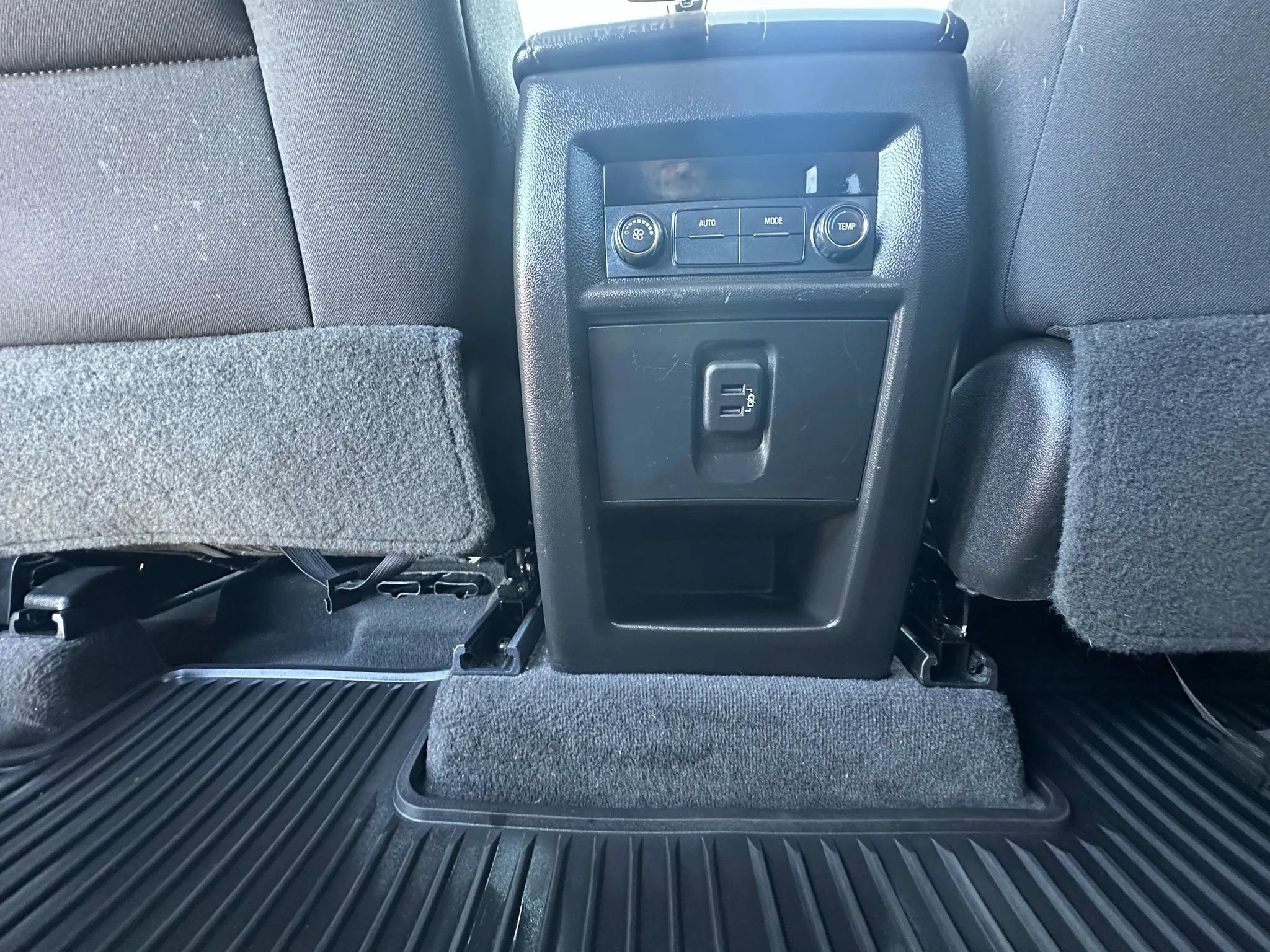 Used 2020 Chevrolet Traverse LT FWD image 33