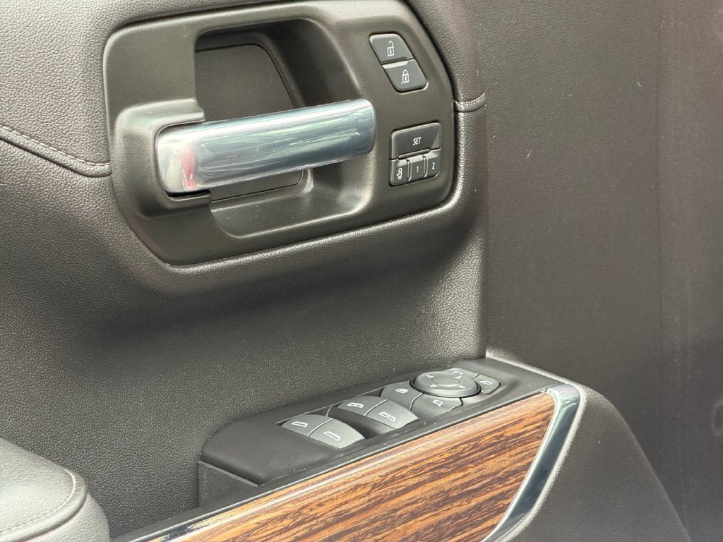 Used 2019 Chevrolet Silverado 1500 High Country w/ Technology Package AWD/4WD image 22