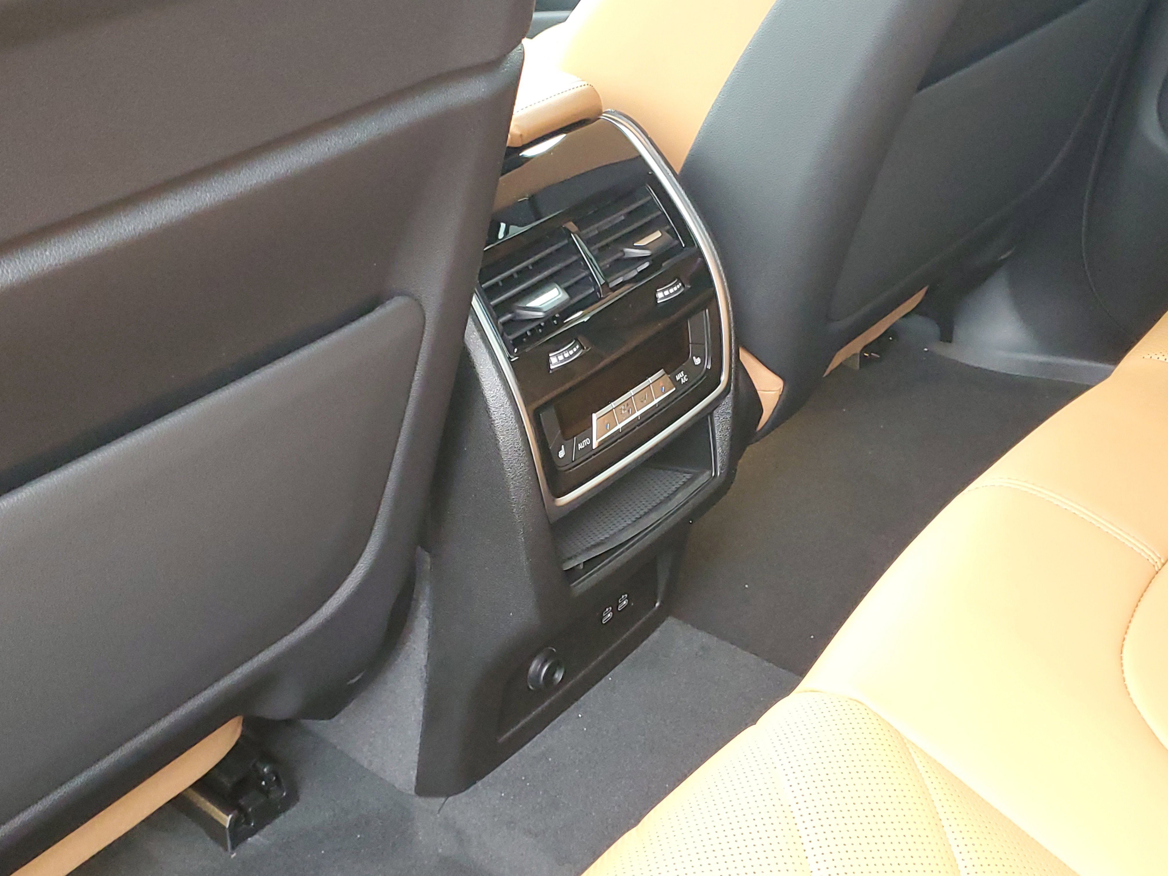 New 2026 BMW X5 xDrive40i w/ M Sport Package image 25