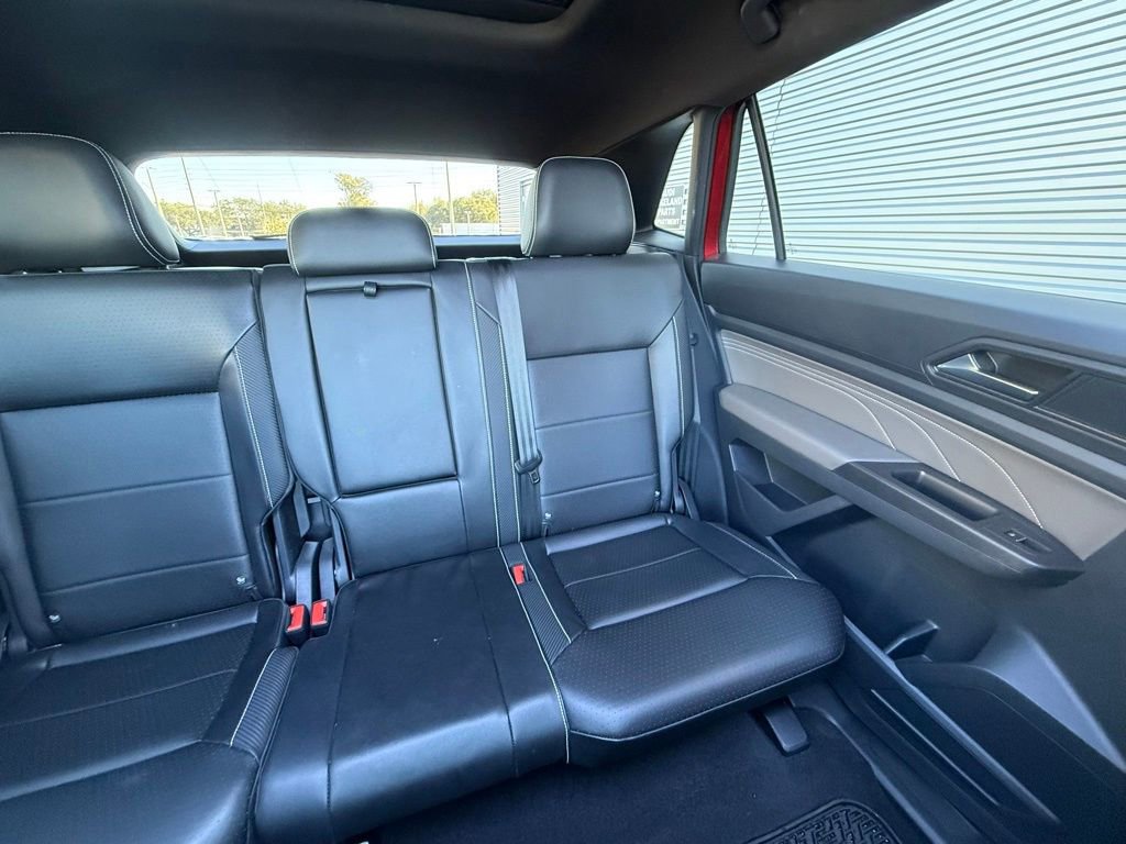 Used 2022 Volkswagen Atlas Cross Sport SEL R-Line image 16