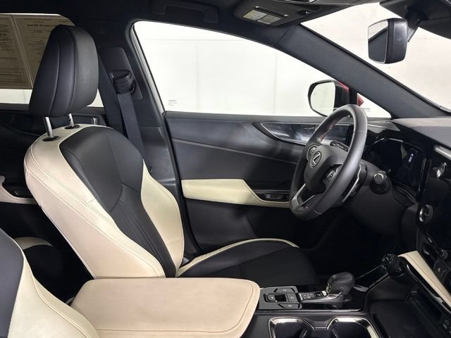 Used 2022 Lexus NX 250 FWD w/ Towing Package (2000 Lbs) image 32