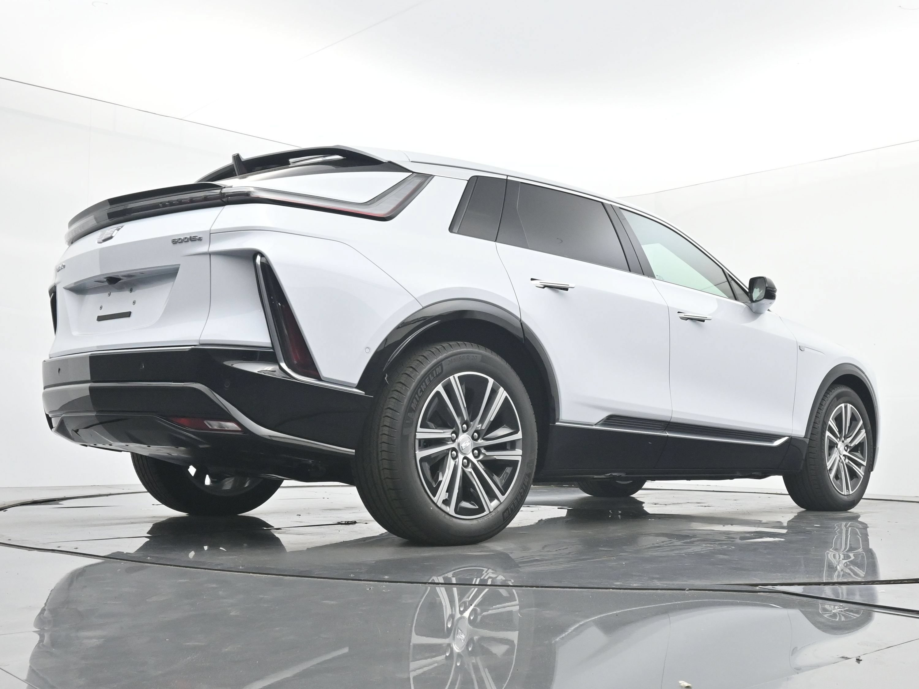 New 2026 Cadillac Lyriq Luxury w/ LPO, Floor Liner Package AWD/4WD image 19