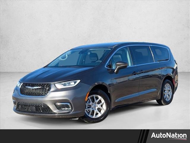 Used 2023 Chrysler Pacifica Touring-L