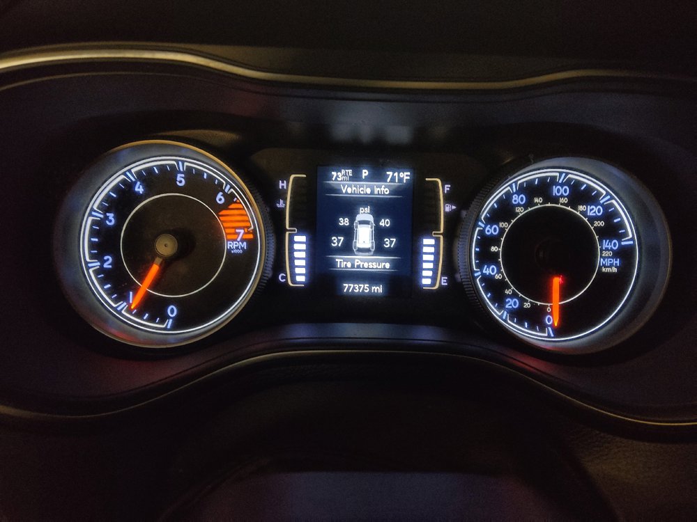 Used 2020 Jeep Cherokee Latitude FWD image 23