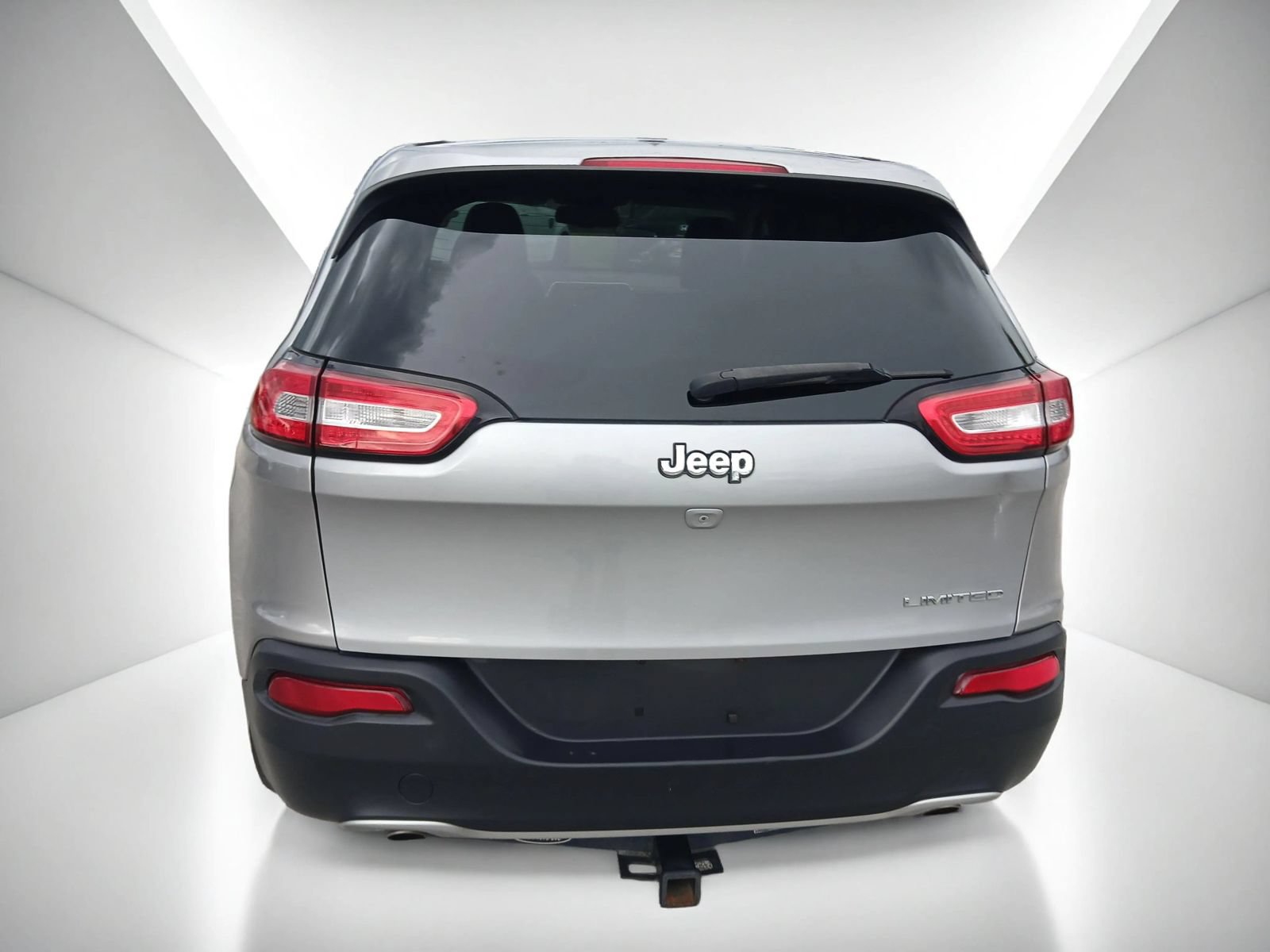 Used 2014 Jeep Cherokee Limited w/ Luxury Group FWD image 2