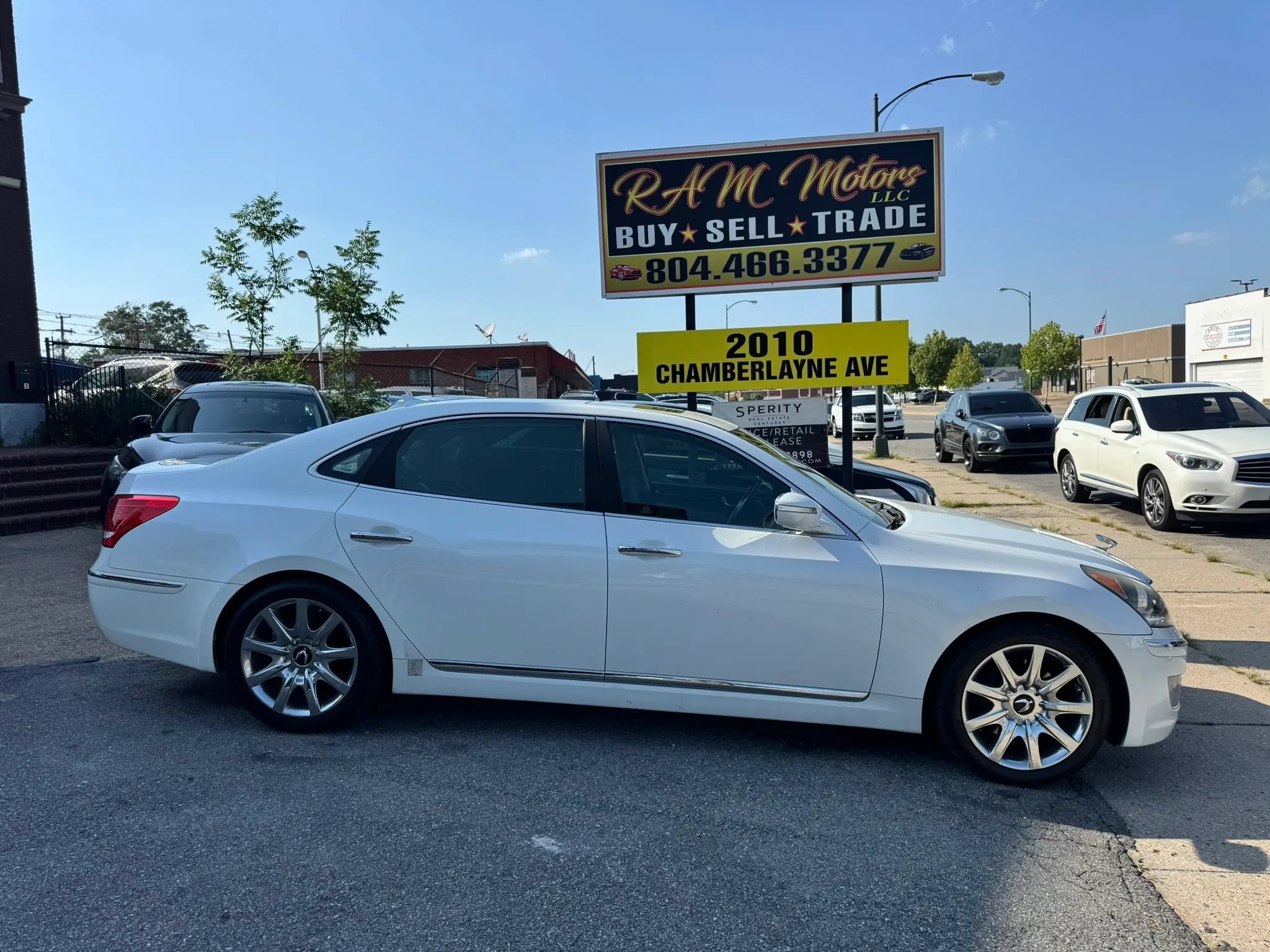 Used 2011 Hyundai Equus Ultimate RWD image 2