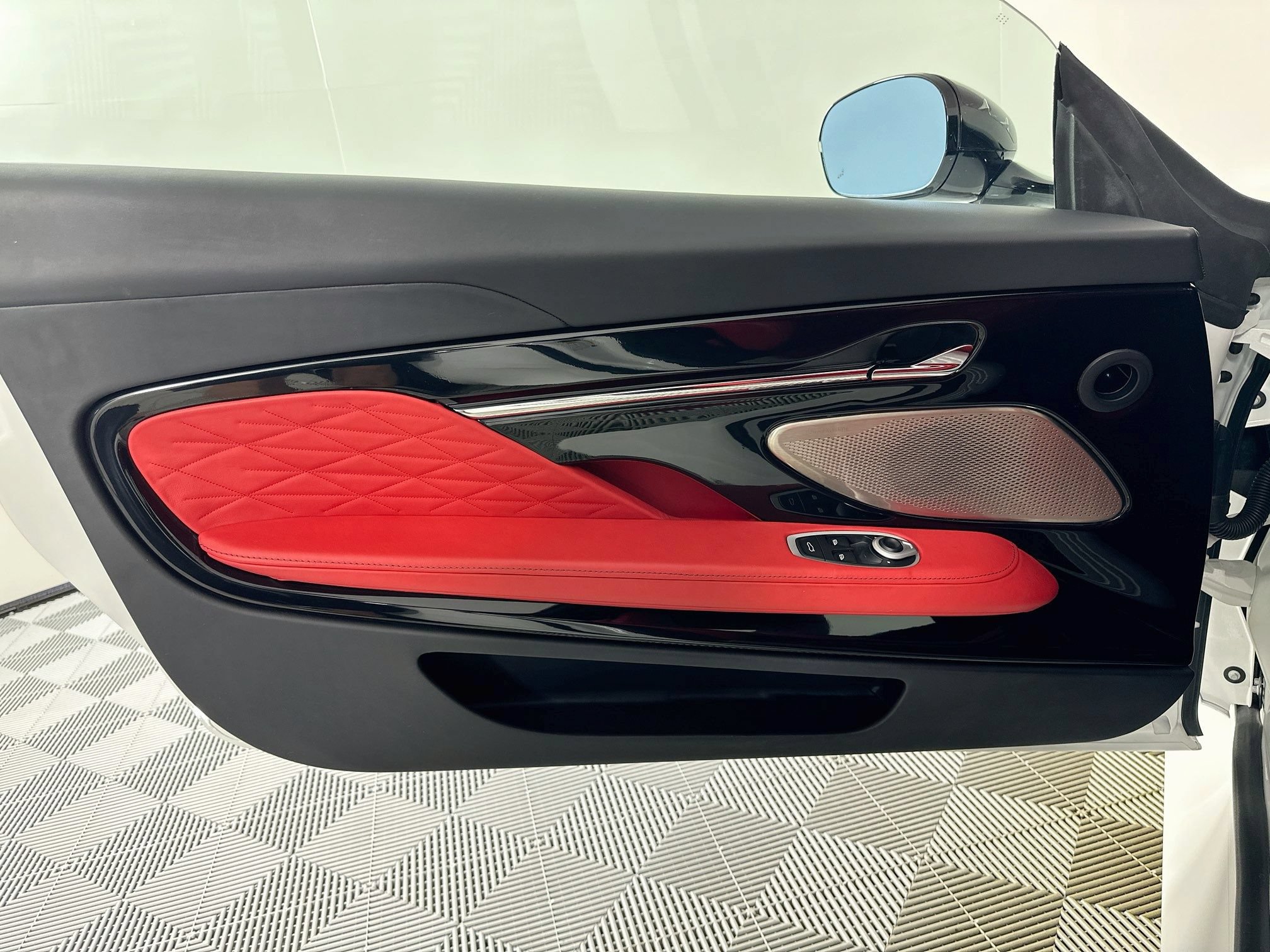 Used 2024 Aston Martin DB12 Coupe RWD image 19