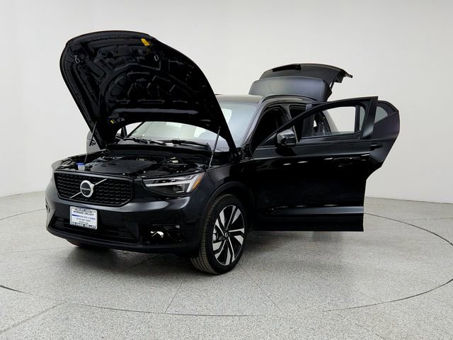 New 2026 Volvo XC40 B5 Ultra w/ Climate Package image 9
