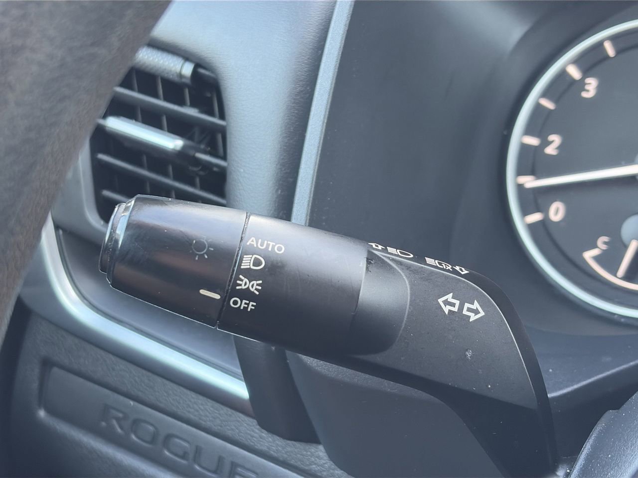 Certified 2023 Nissan Rogue S image 18