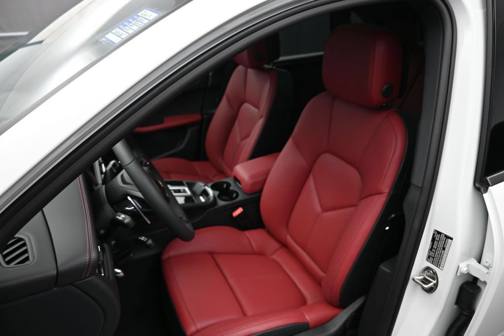 New 2026 Porsche Macan AWD/4WD image 7