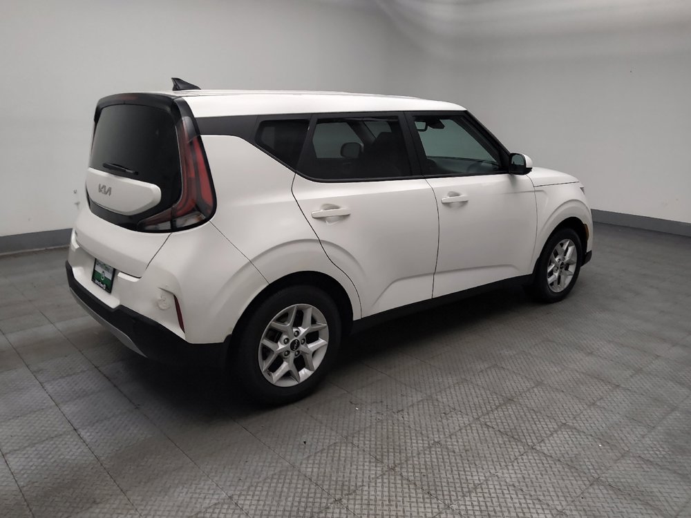 Used 2025 Kia Soul LX w/ LX Technology Package FWD image 10