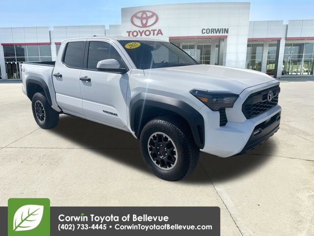 Certified 2025 Toyota Tacoma TRD Off-Road AWD/4WD image 1