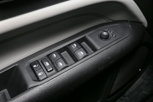 Used 2023 Jeep Compass Limited image 35