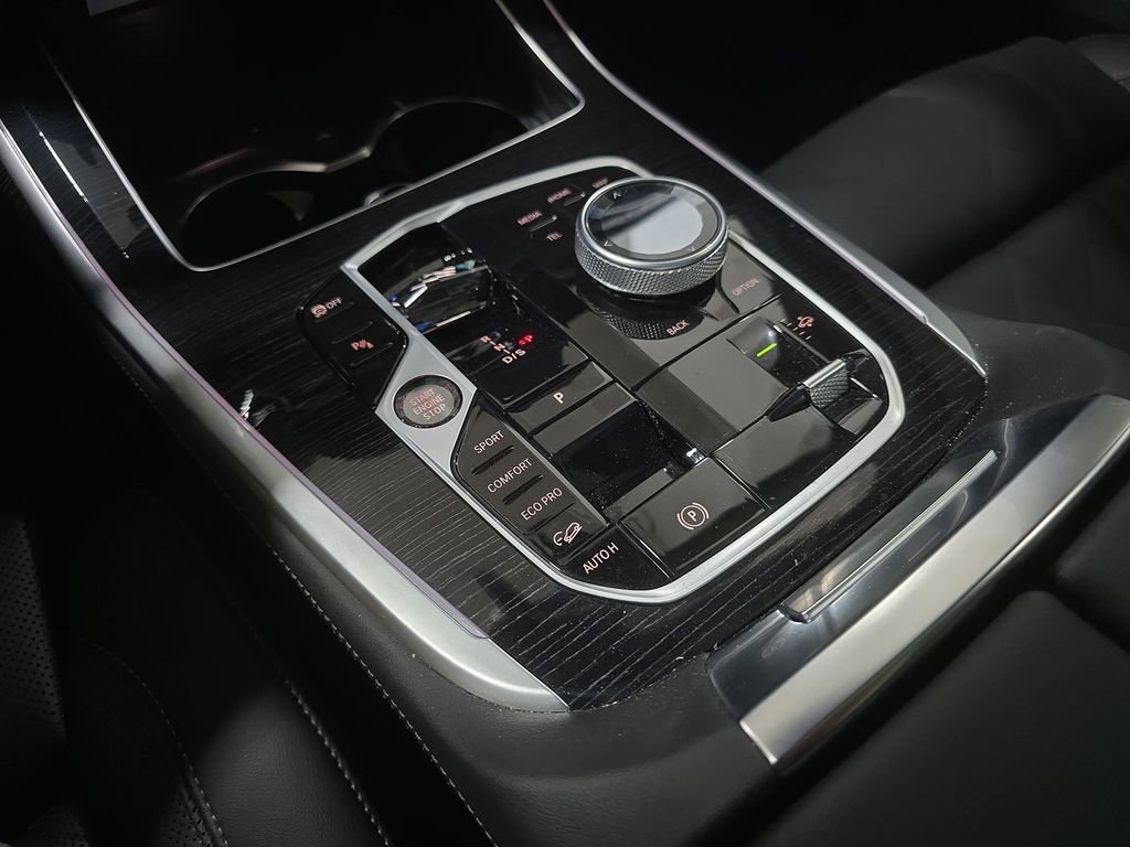 Used 2026 BMW X7 xDrive40i w/ M Sport Package image 24