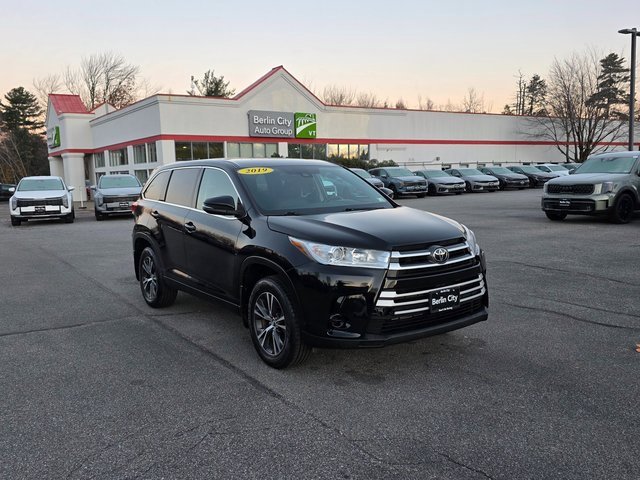 Used 2019 Toyota Highlander LE image 30