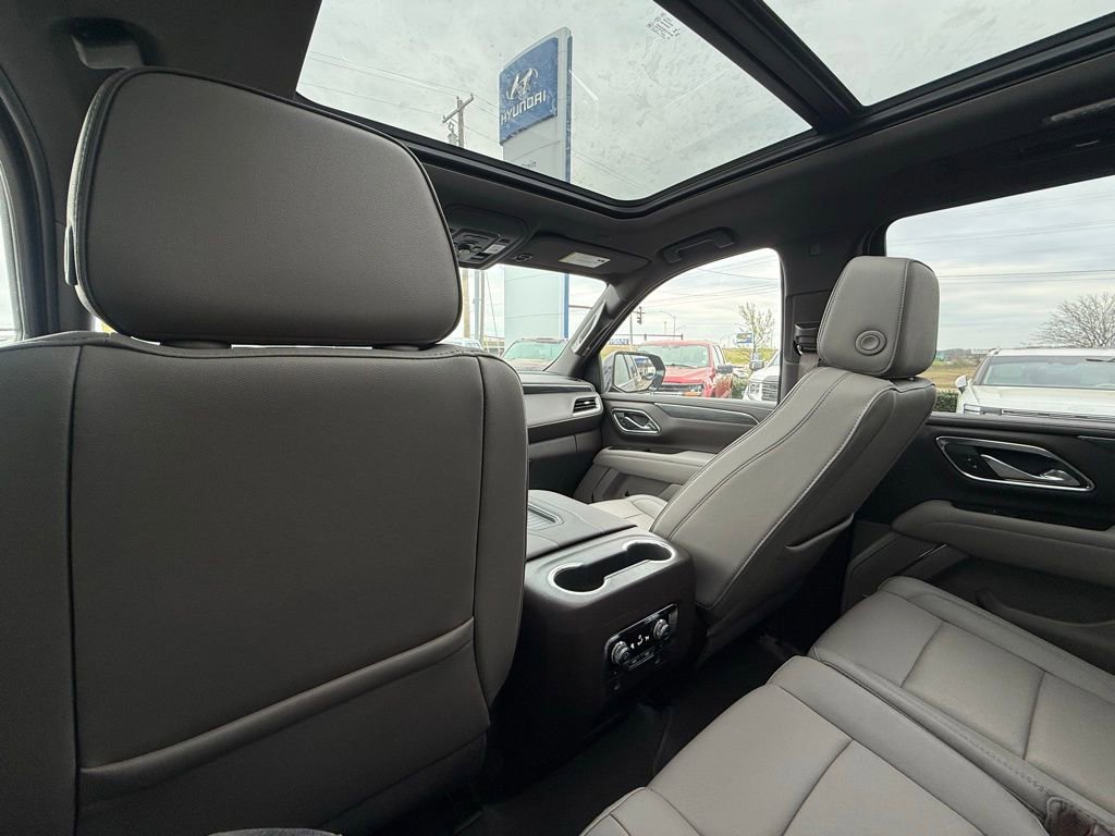 Used 2023 GMC Yukon SLT w/ SLT Premium Package image 25