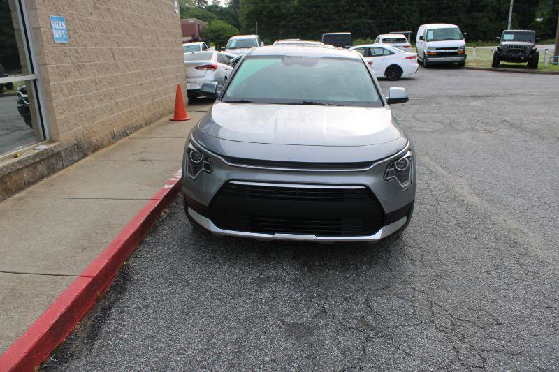 Used 2023 Kia Niro LX FWD image 2