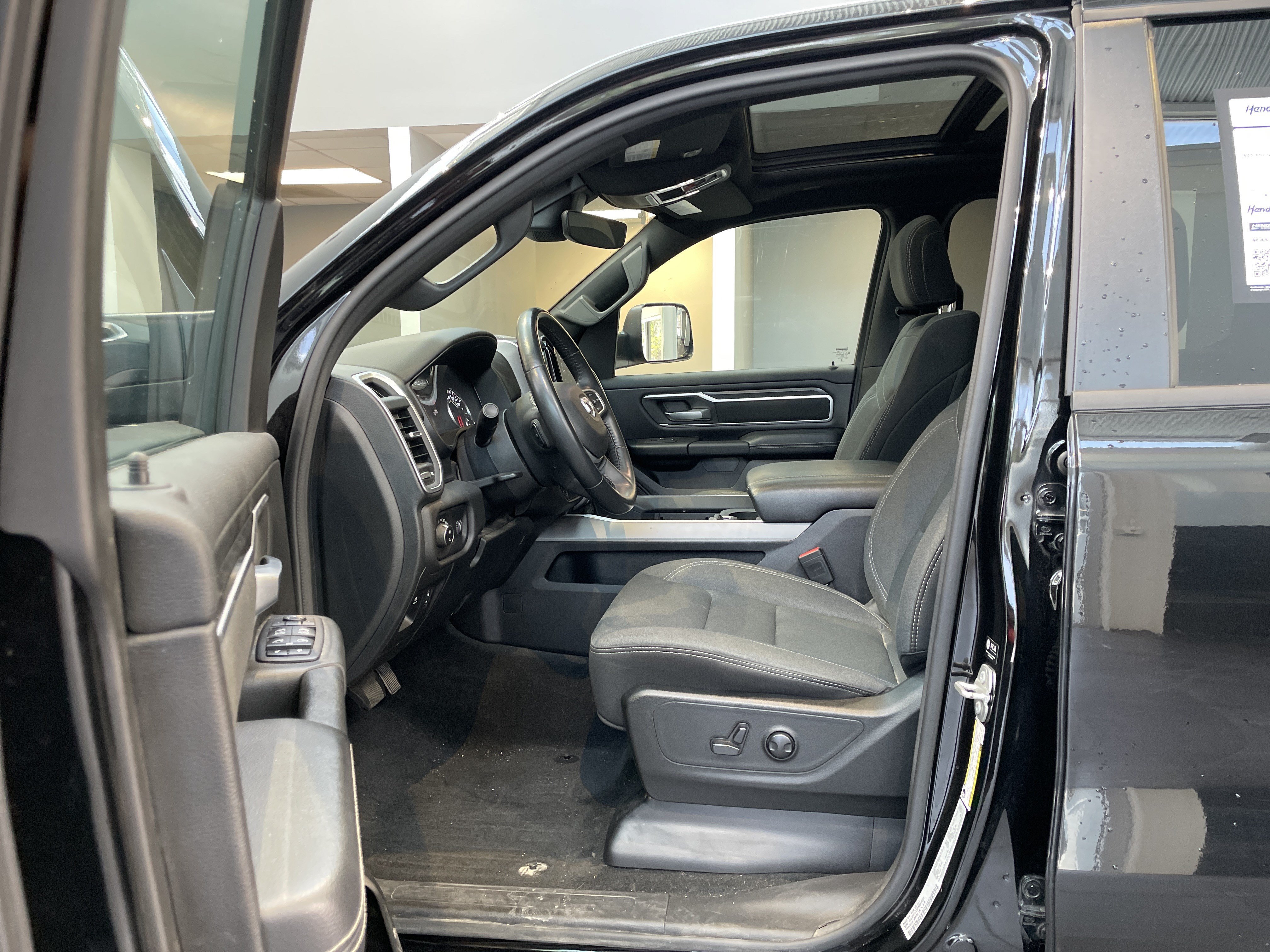 Used 2023 RAM 1500 Big Horn AWD/4WD image 16