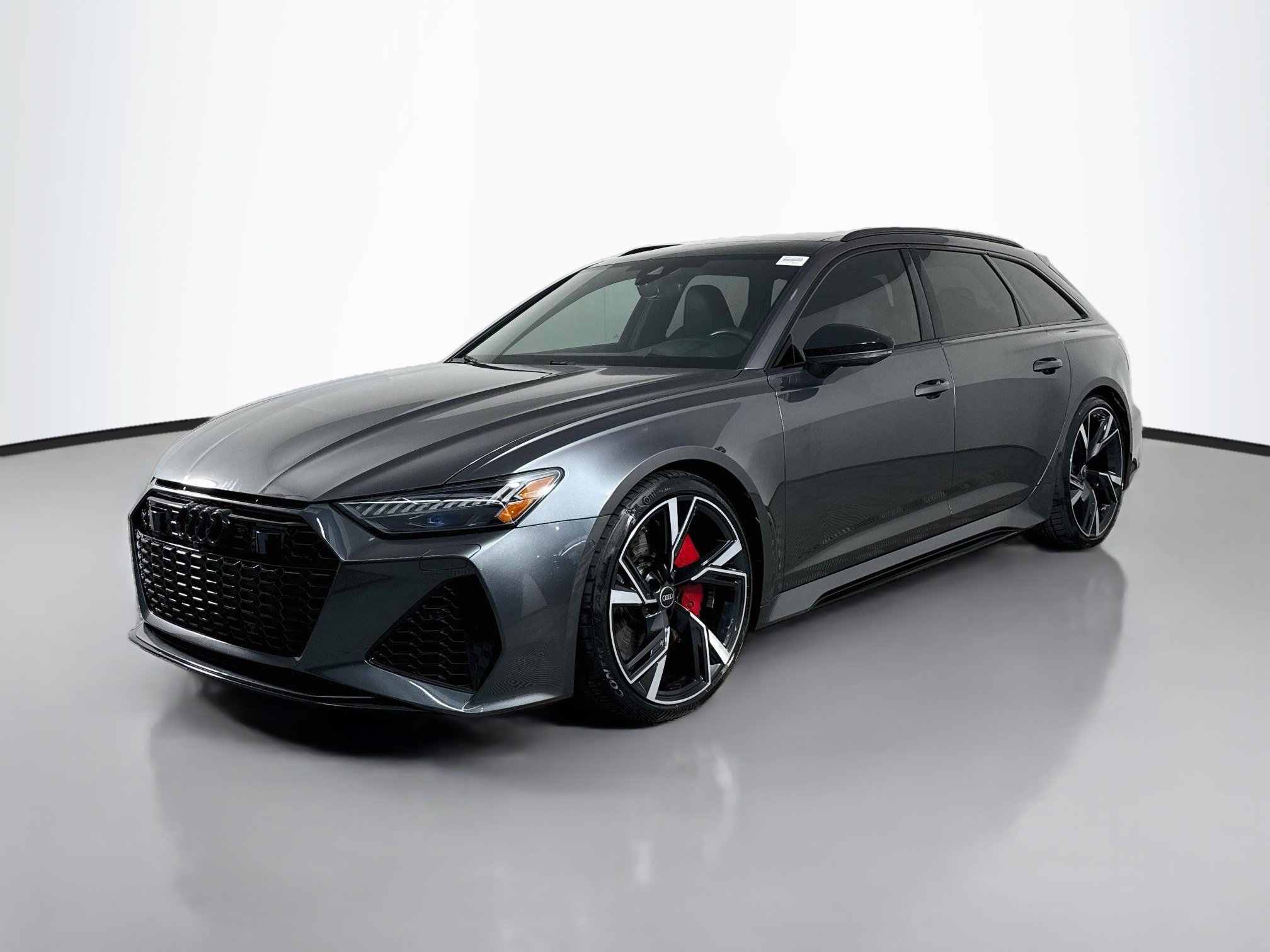 Used 2022 Audi RS 6 w/ Executive Package AWD/4WD image 4