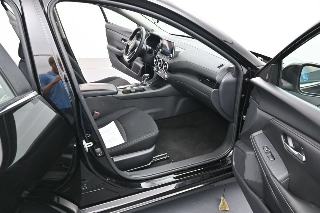 Used 2024 Nissan Sentra SV FWD image 19