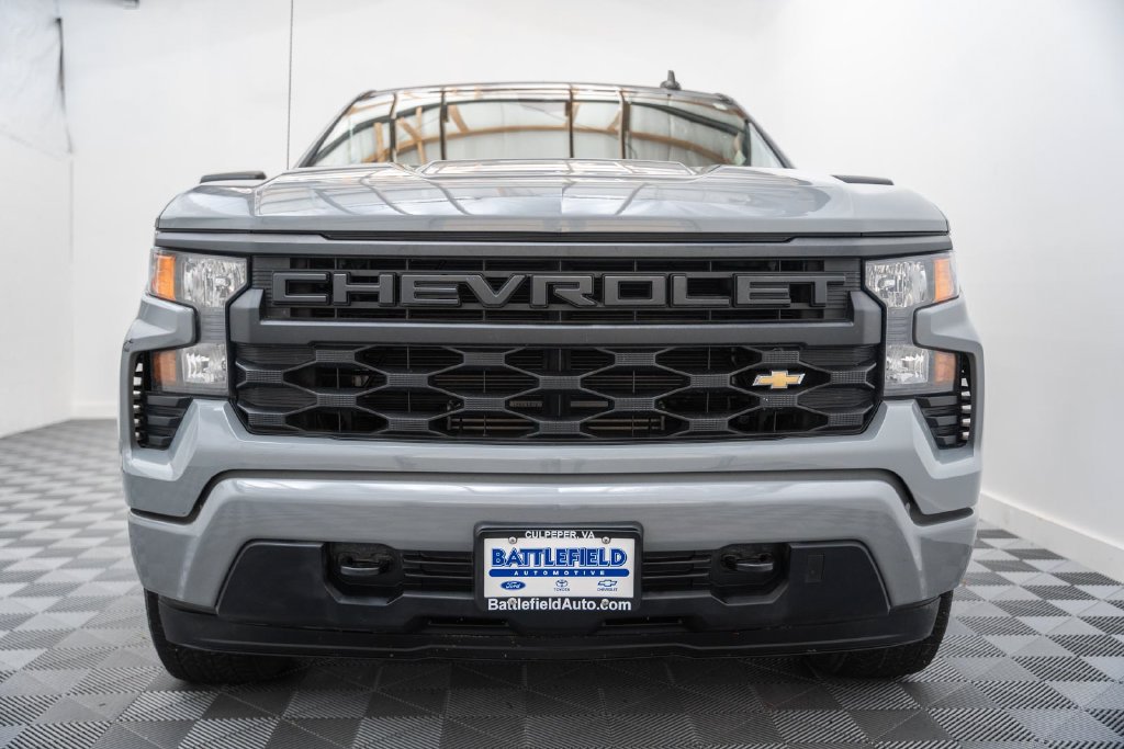 Used 2024 Chevrolet Silverado 1500 Custom AWD/4WD image 2