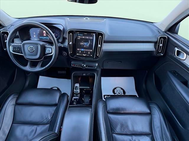 Used 2023 Volvo XC40 B5 Plus AWD/4WD image 30