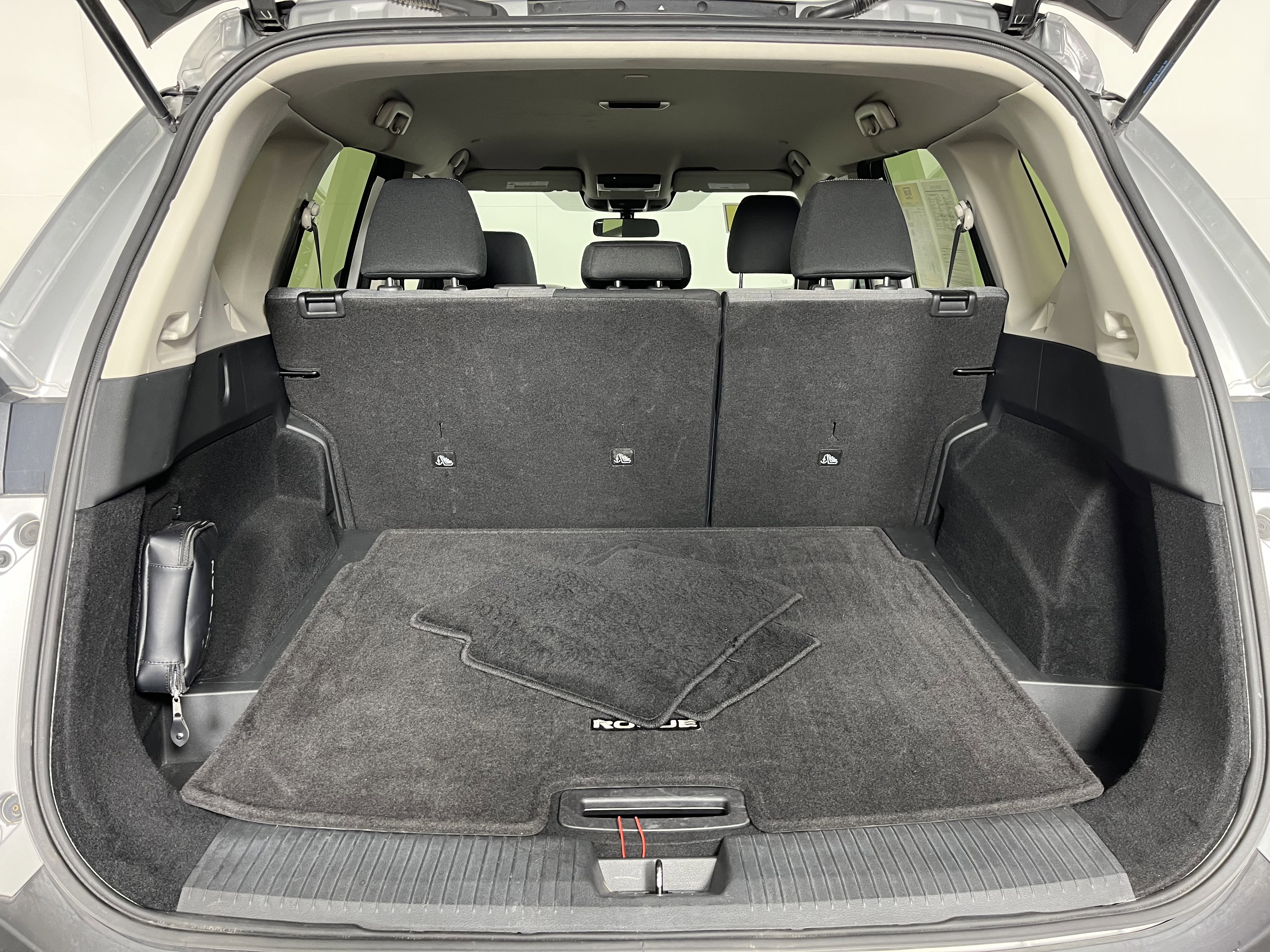 Used 2023 Nissan Rogue SV image 21