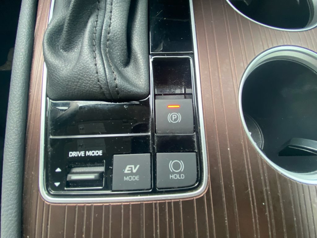 Used 2024 Toyota Sienna XLE FWD image 22